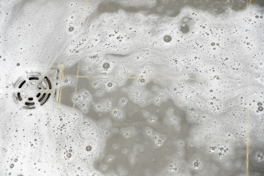 10 Signs Your Drain Needs Cleaning | Sugar Land, TX