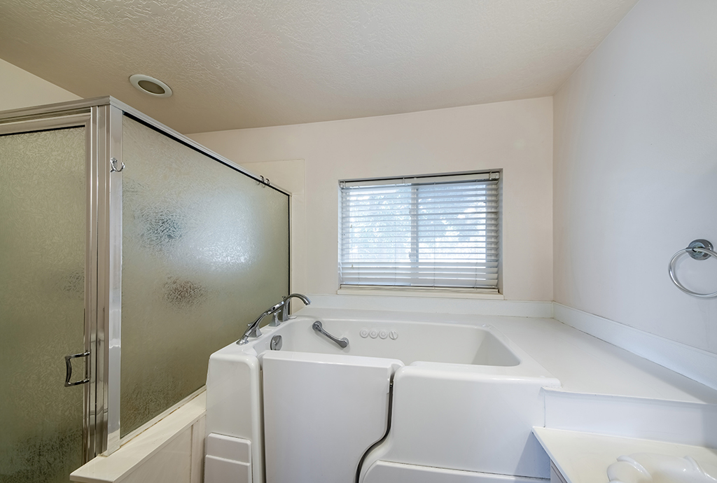 If You Have Limited Mobility, Ask Your Local Plumbing Service To Install A Walk-In Bathtub | Katy, TX