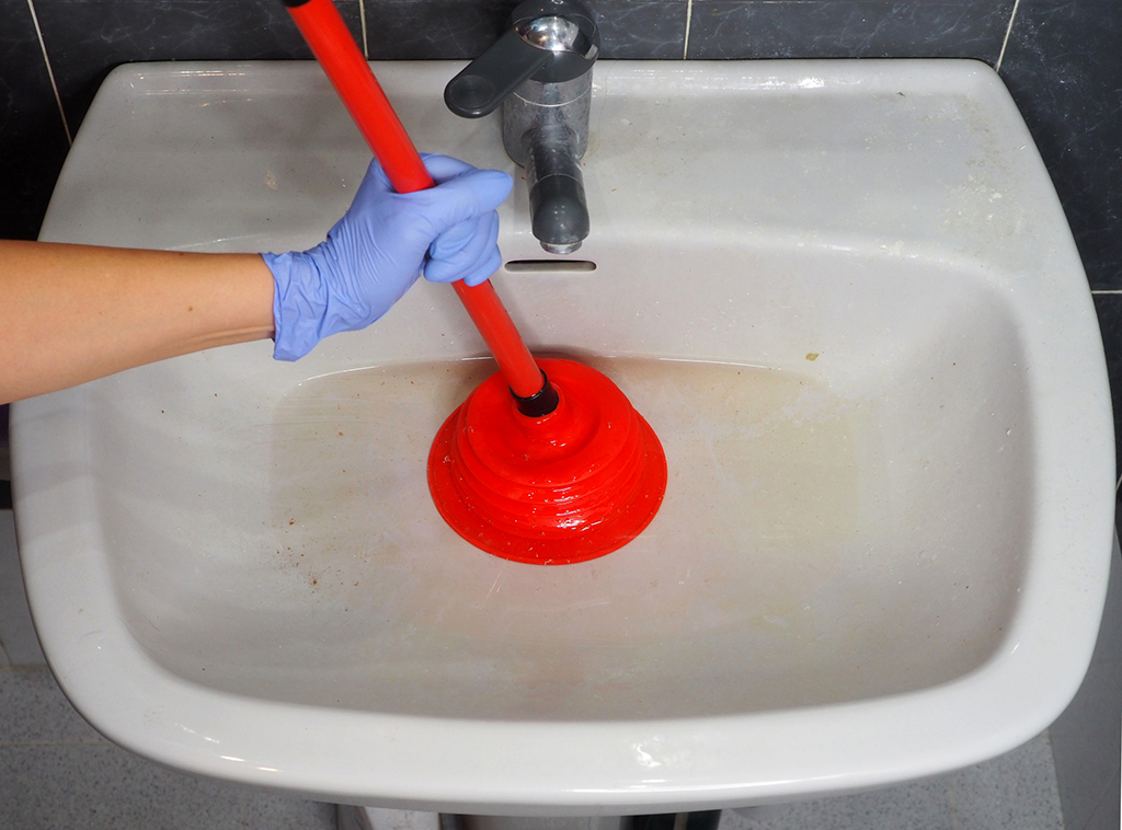 Do I Need To Hire A Professional Plumbing Service? | Houston, TX